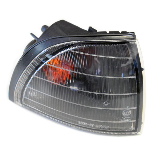Mitsubishi TE TF TH TJ Magna RH Indicator Corner Light 1996-2003