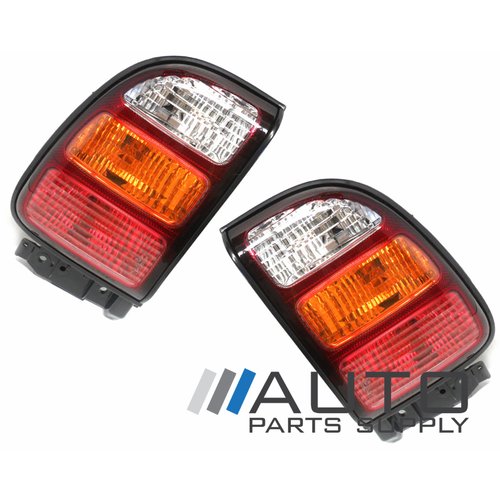 Pair of Tail Lights For Toyota Rav4 10 Series Update 1997-2000